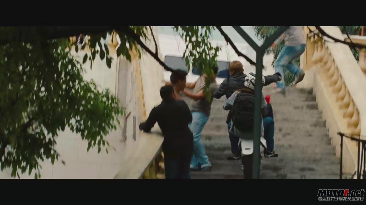 [电影天堂www.dy2018.net].谍影重重4.720p.BD中英双字幕_20121222132223.JPG