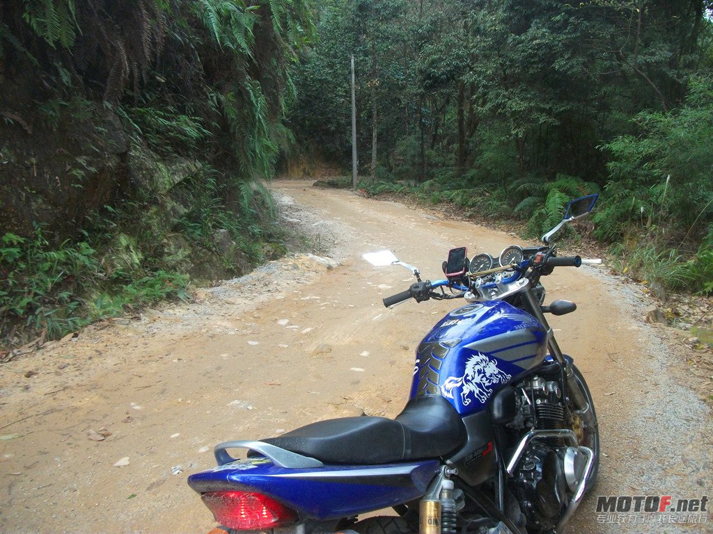 南昆山爬山.jpg