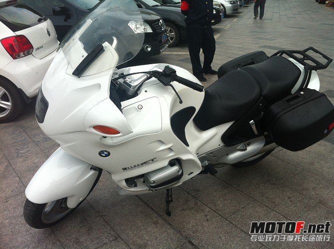 152503brkrfe11jms8bsbm.jpg