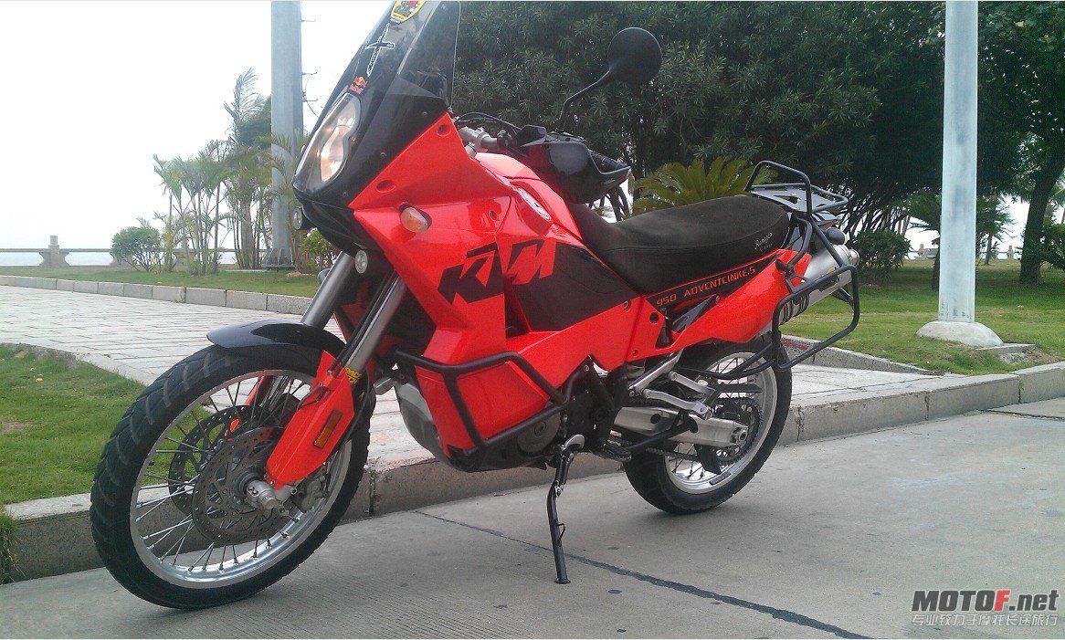KTM950ADV.jpg