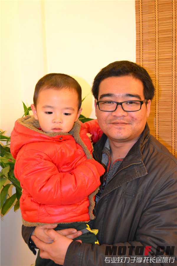 八哥父子俩
