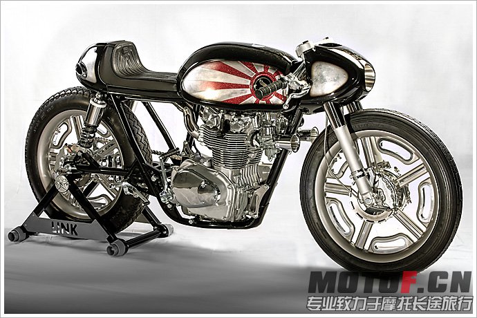 15_01_2013_fred_krugger_hinda_450_cafe_racer_05.jpg