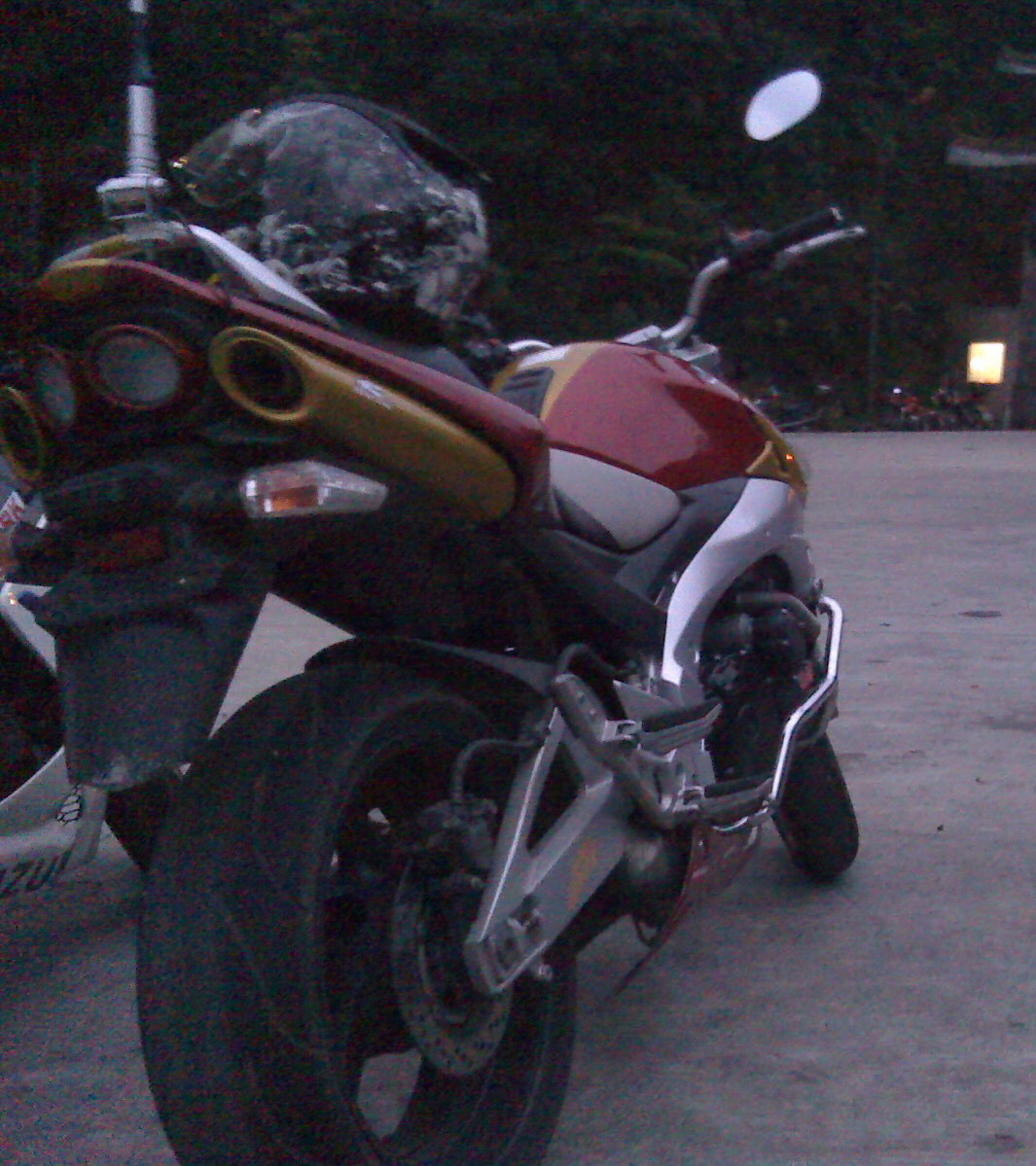 moto_0327.jpg