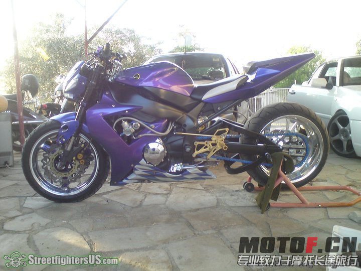 Yiangos_R1~0[1].jpg