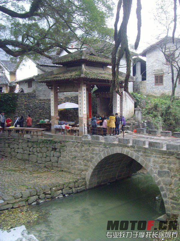 小桥流水，亭台楼阁