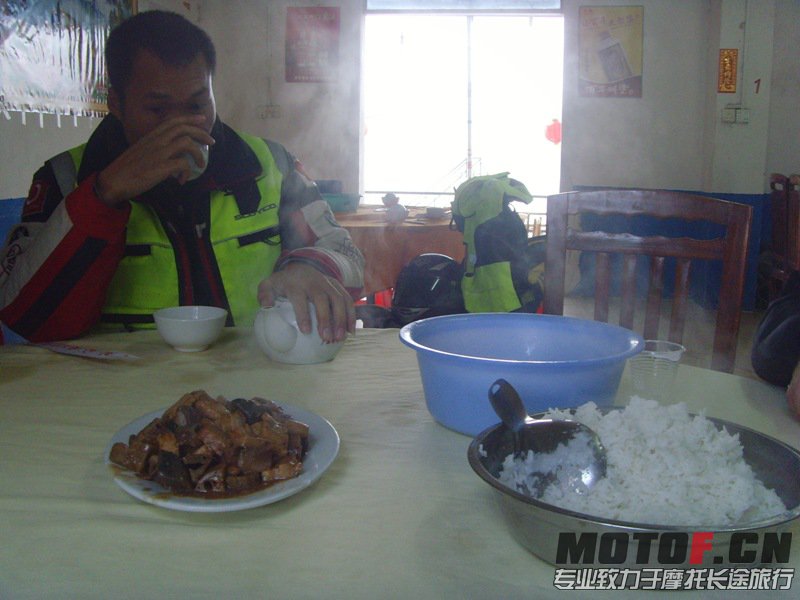 饿了，一个菜也能吃饭