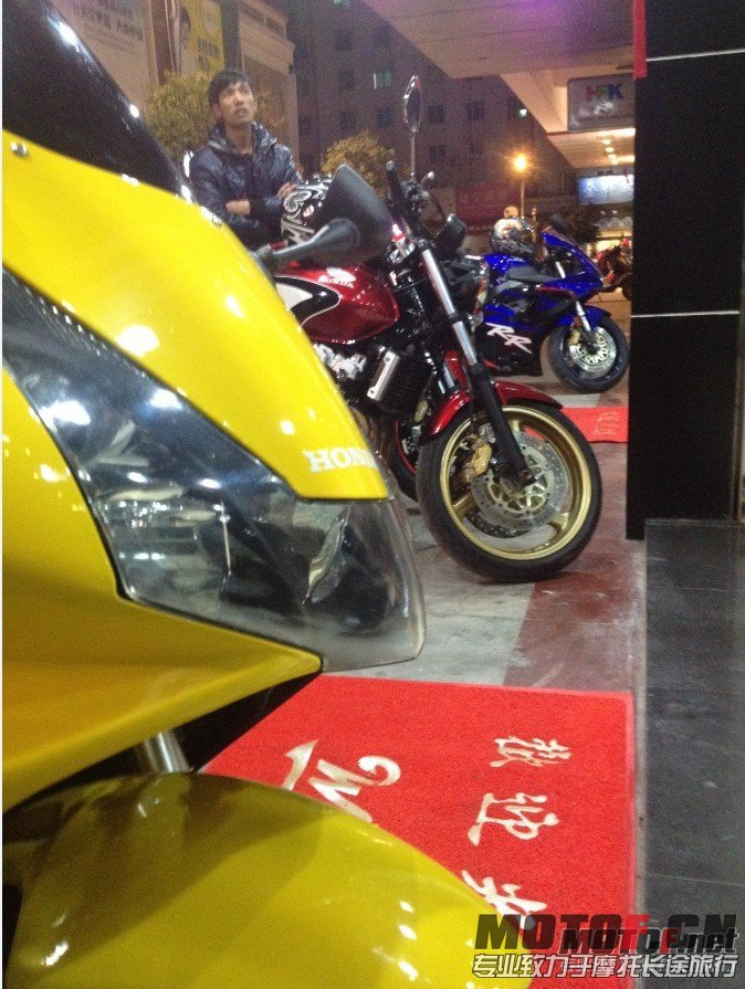 201007su11r3qn5c25cuq5.jpg