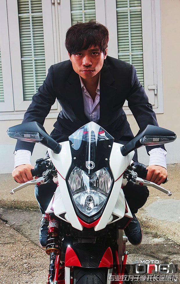 2012_bimota_3D_&_cheung_wai_on-08.jpg