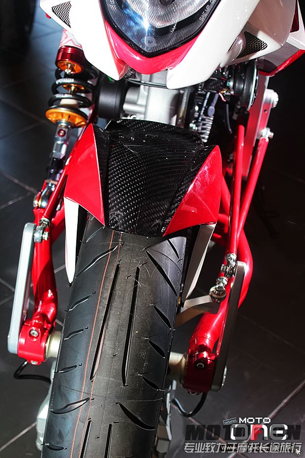 bimota_tesi_3d_07.jpg