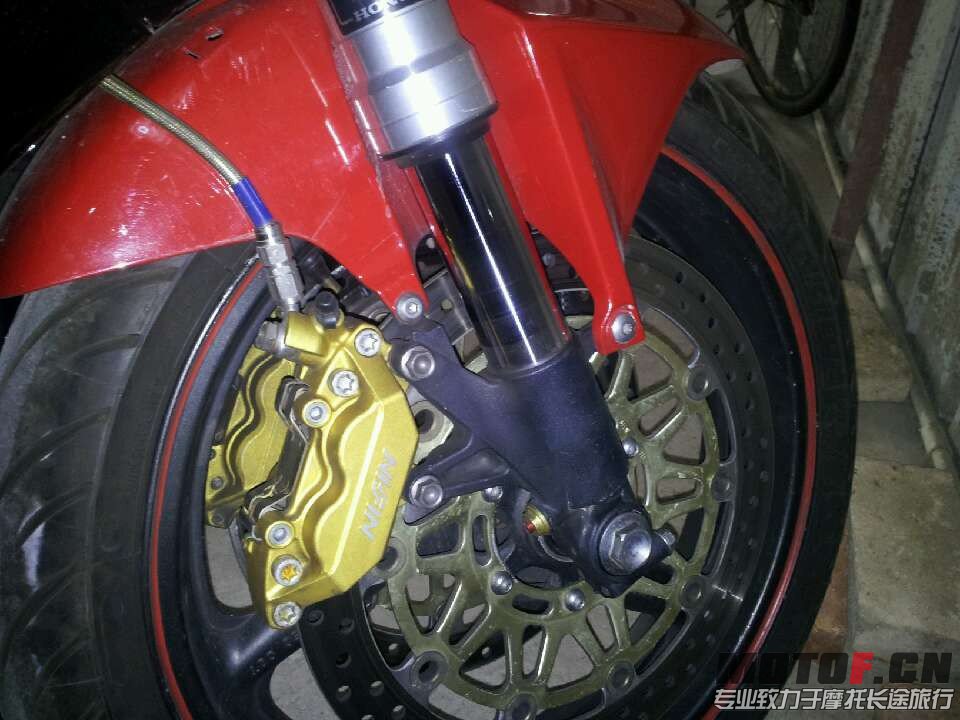 前后改装钢喉，新净避震