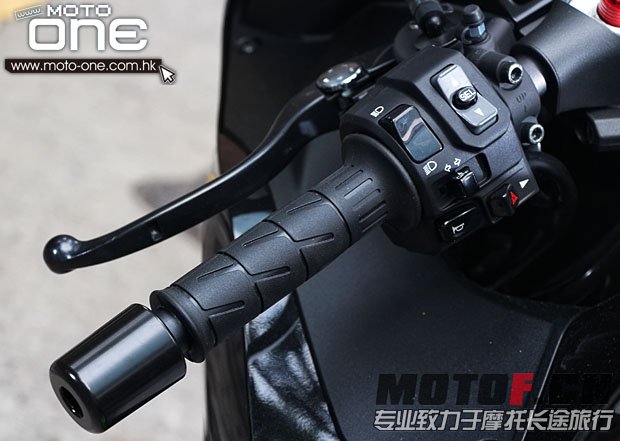 2013_KAWASAKI_ZZR1400_11.JPG
