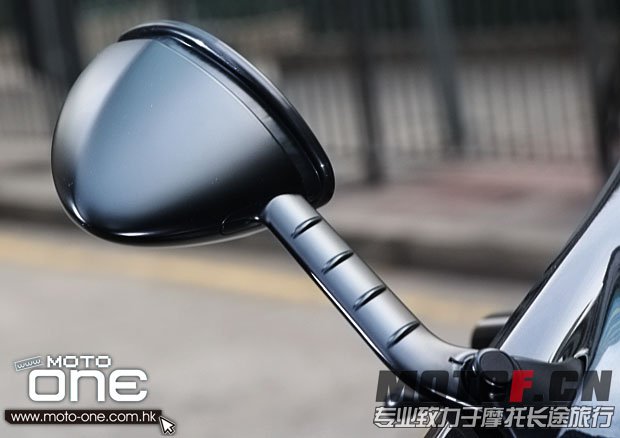 2013_KAWASAKI_ZZR1400_18.JPG