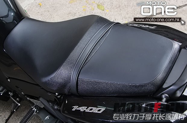 2013_KAWASAKI_ZZR1400_33.JPG