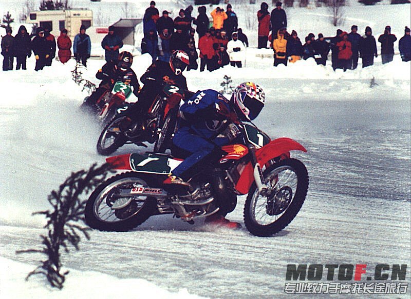 Motorcycly_speedway_on_ice.jpg