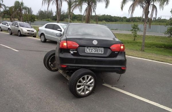 a.baa-Changing-tires.jpg