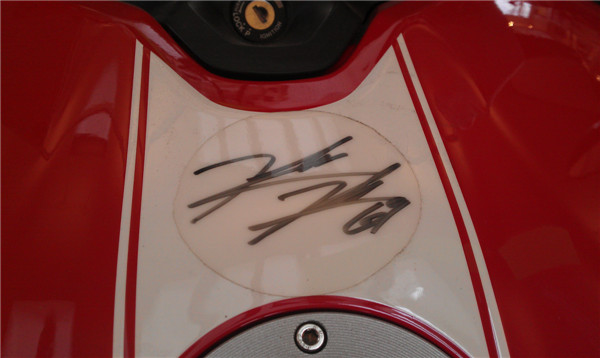 nicky hayden 69签名