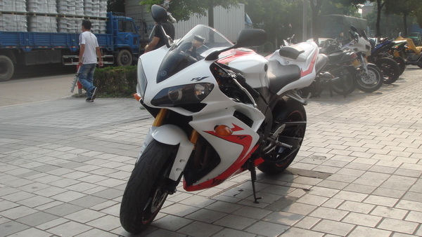 233728yzr858aaotpr88s8.jpg