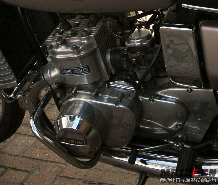 suzuki_gt750-8_medium.jpg