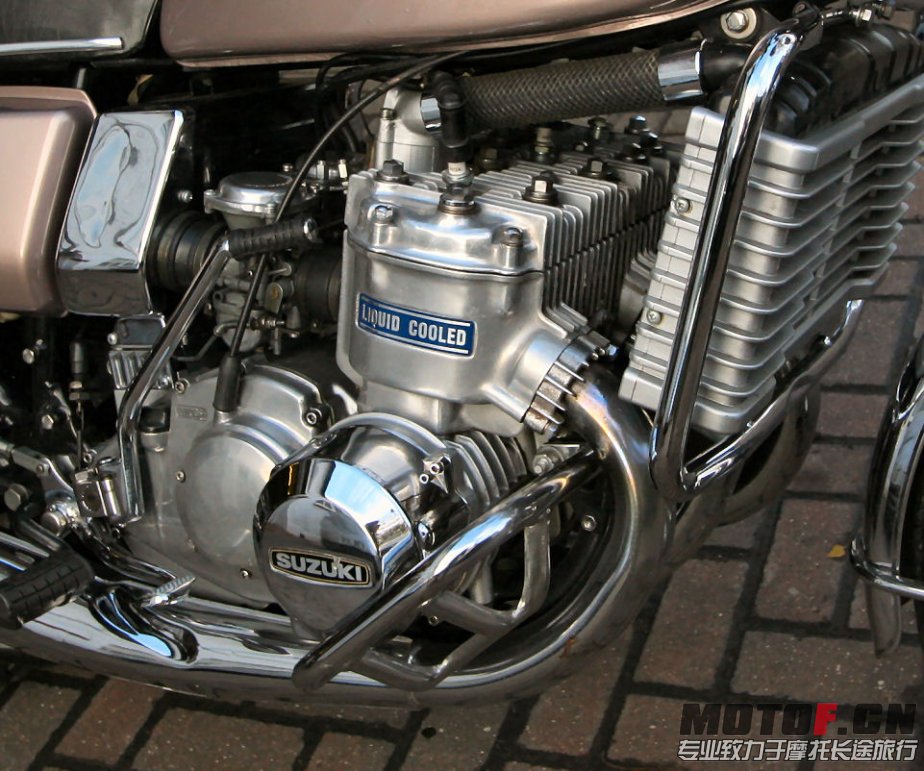 suzuki_gt750-12_medium.jpg