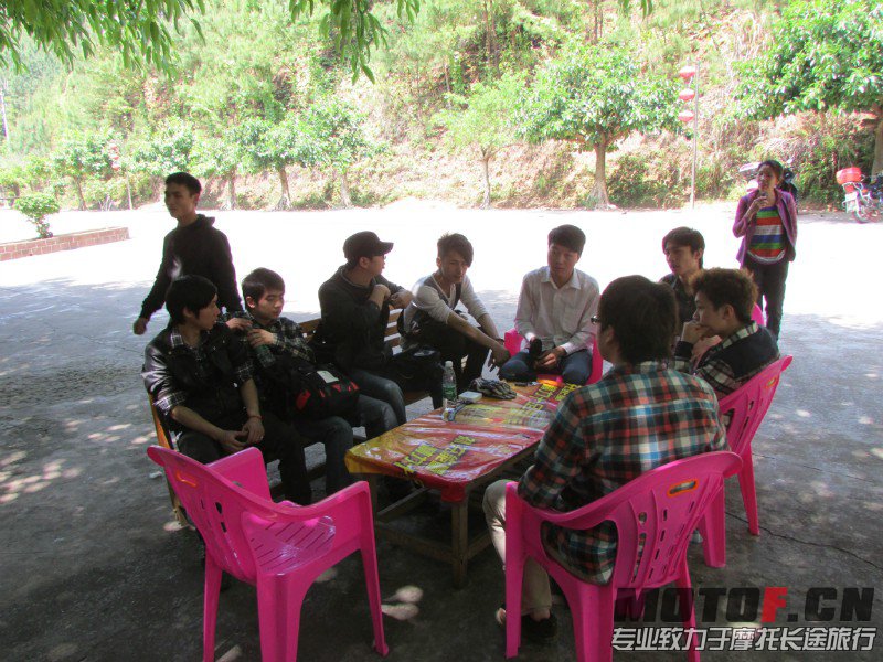 到达霍山11点，准备吃完饭上山！！