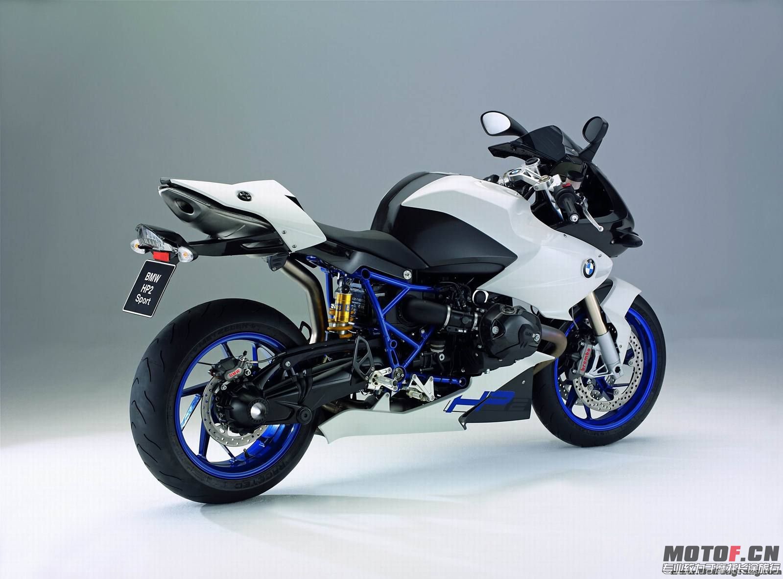 bmw-hp2-sport-12_1600x0w[1].jpg