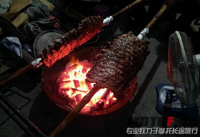 还有最经典的当然是南昆山的烧排骨啦！现在想起来还一直留口水呢！嘻嘻