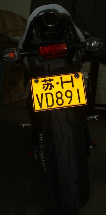 车尾.jpg
