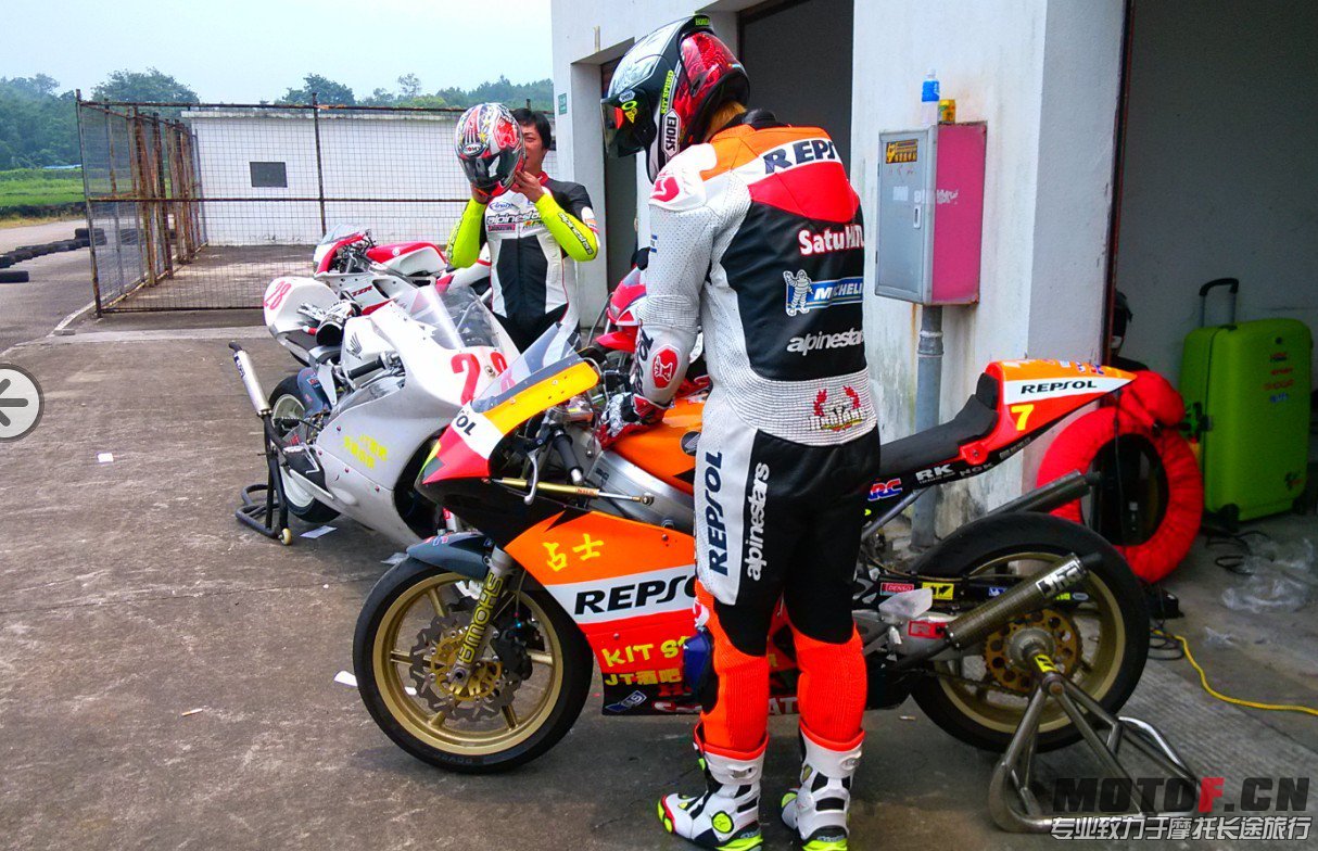 QQ图片20130522141209.jpg