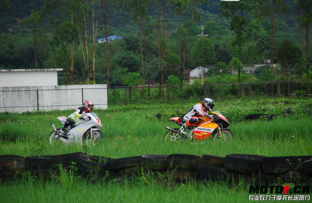 143830gykph1knk1wthys1.jpg