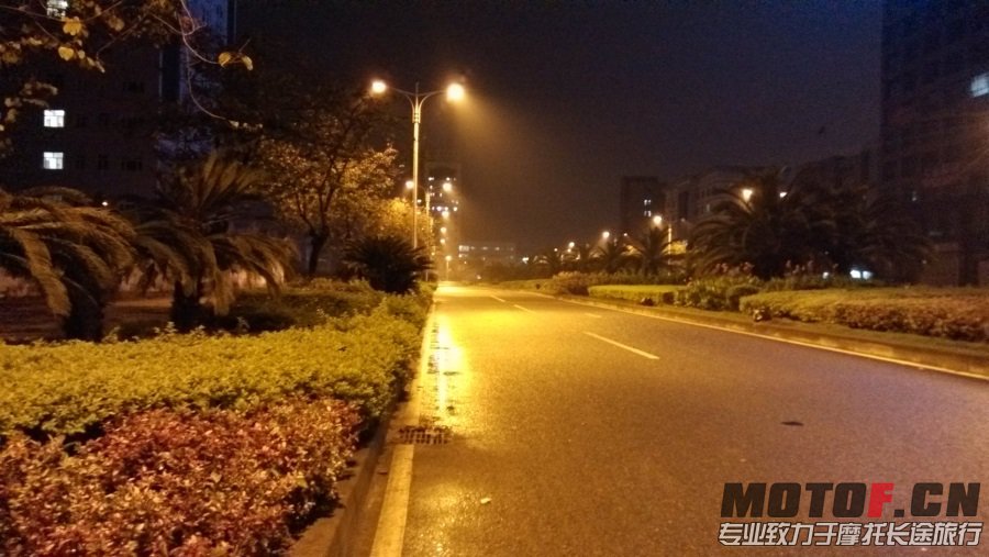 IMG_20130522_222714_nightshot_编辑.jpg