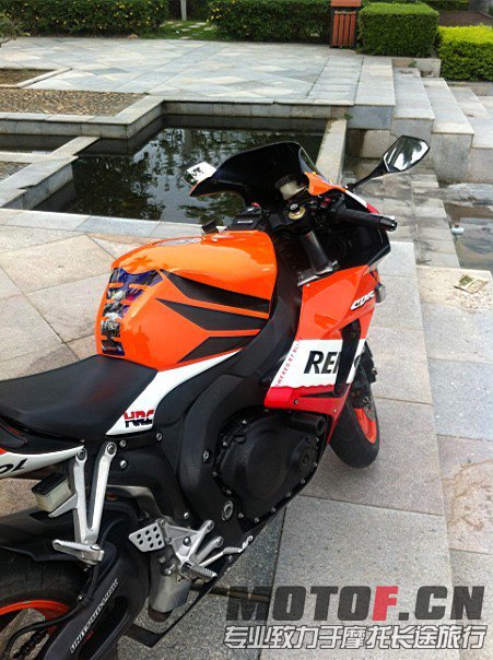 QQ图片20130524012412.jpg