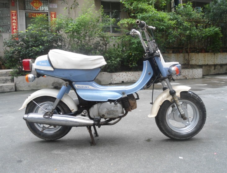 右[EJ4XD86QG{~78M)RU@U9LT.jpg