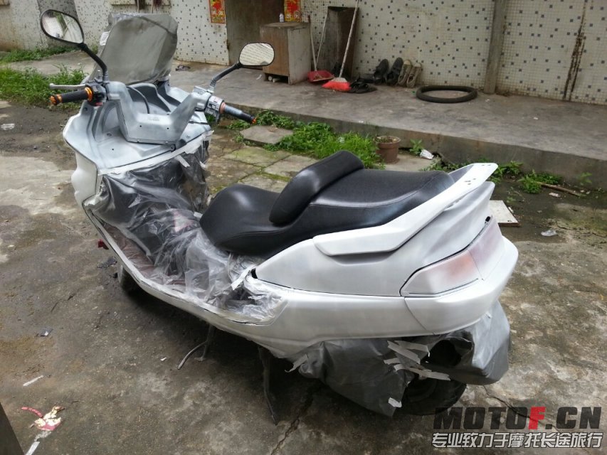 后面