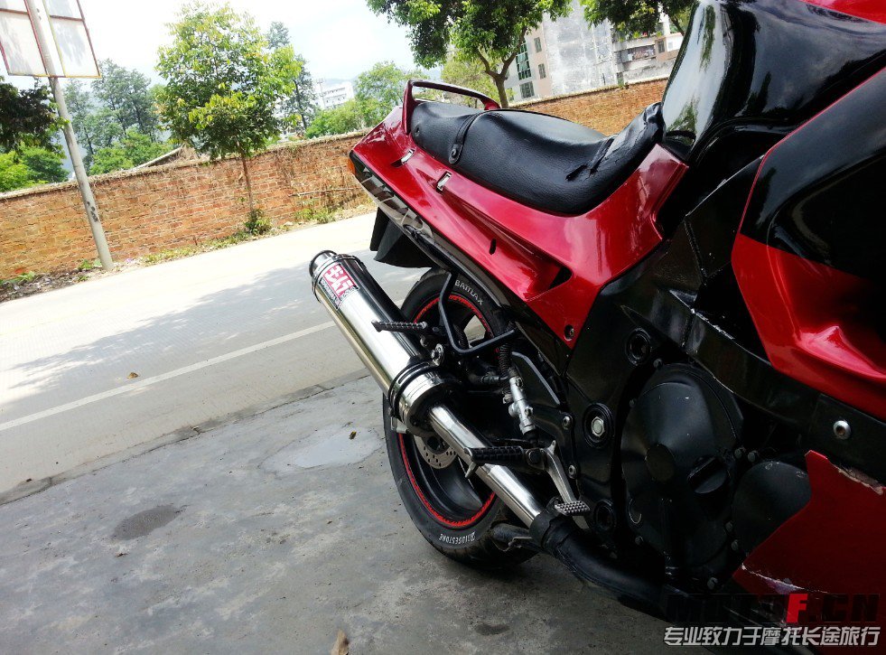 MOTO83.jpg