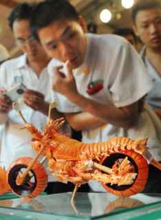 lobster-motorcycle-1.jpg
