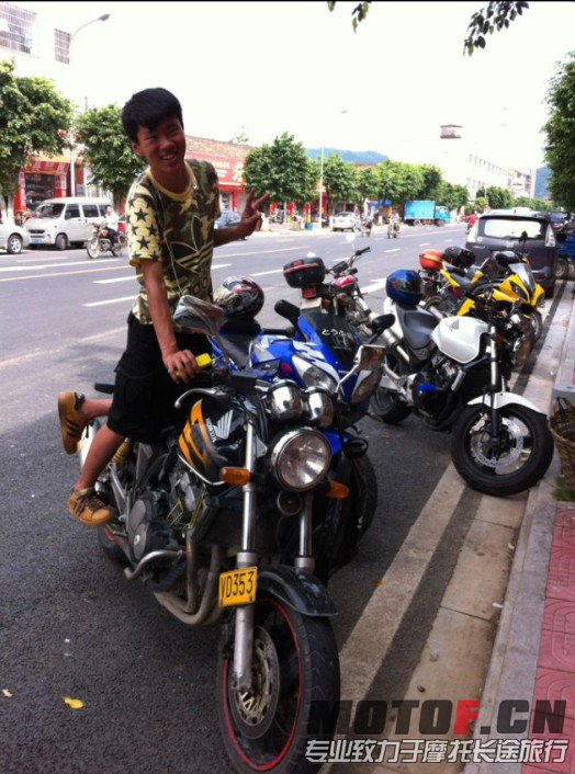 XW8{%9L@5H@HQ]UU6M6XRA1.jpg