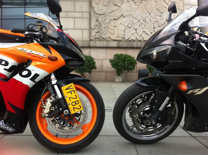 psbCA2UK55J.jpg