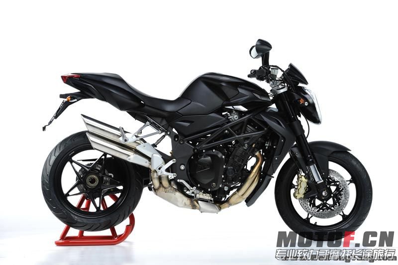 2011-mv-agusta-brutale-920-black-1[1].jpg