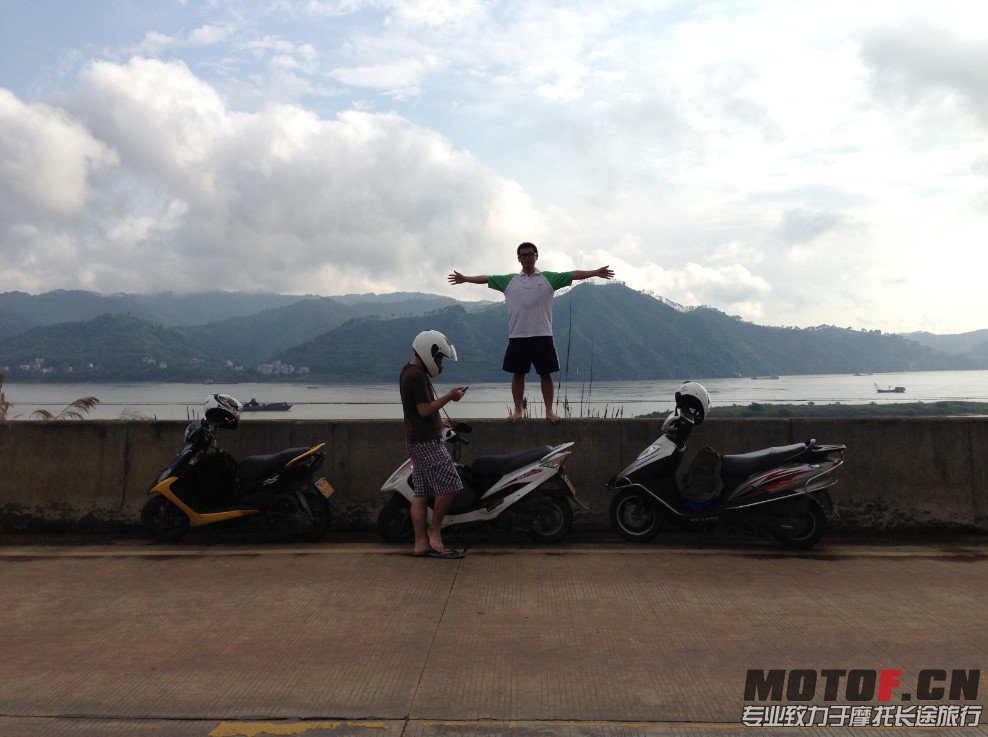QQ截图20130606223528.jpg