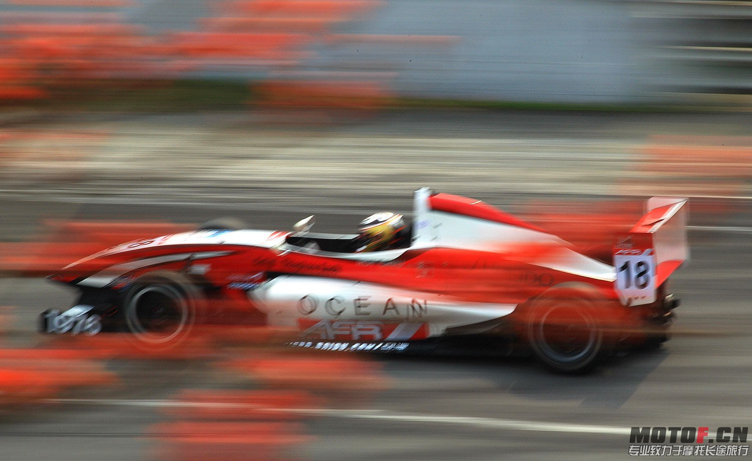邱泽战车.JPG