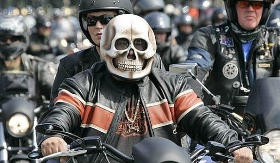 Skull-helmet-550x320.jpg