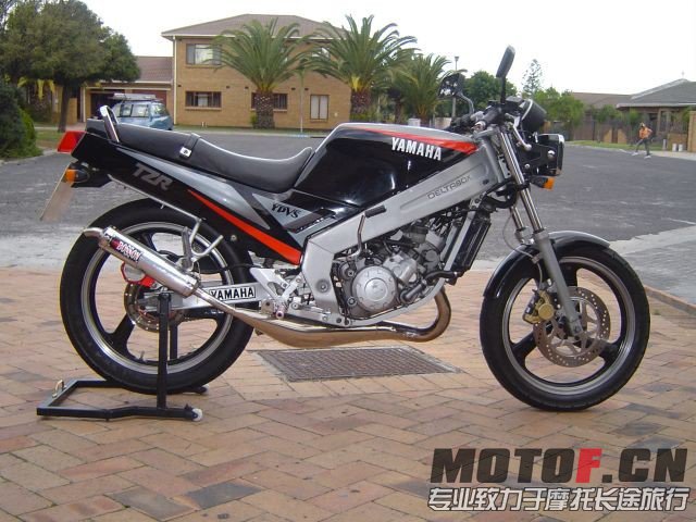 yamaha-tzr-125-01.jpg