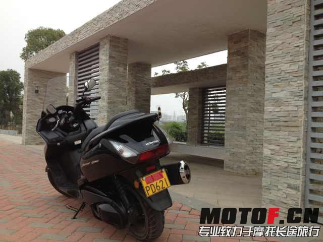 190023jbh6z00ewcp9909e.jpg