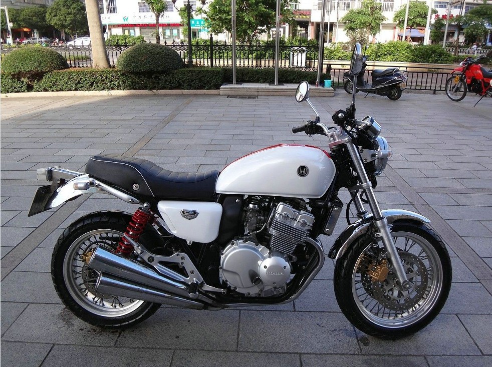 QQ图片20130625230918.jpg