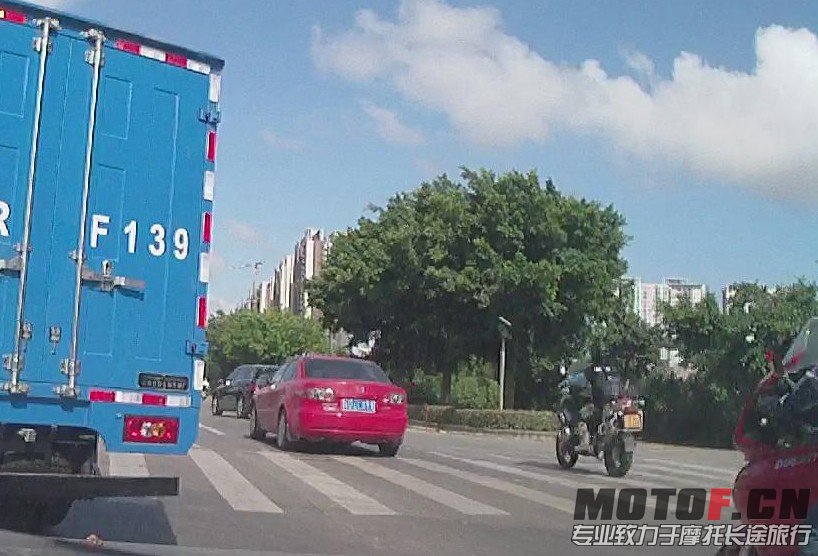 这部应该是BMW，如果我没猜错的话。