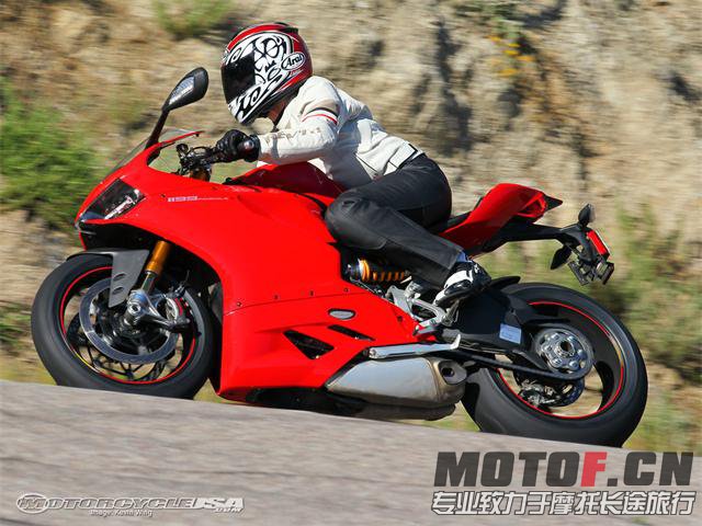 12_Ducati_1199_PanigaleS_7.jpg