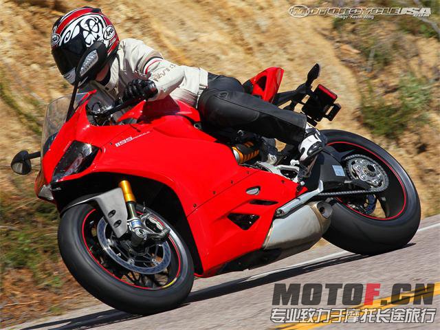 12_Ducati_1199_PanigaleS_9.jpg