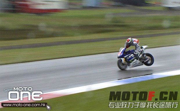 ●2013羅倫素在FP2發生高速HIGHSIDE導致鎖骨折斷，可惜。