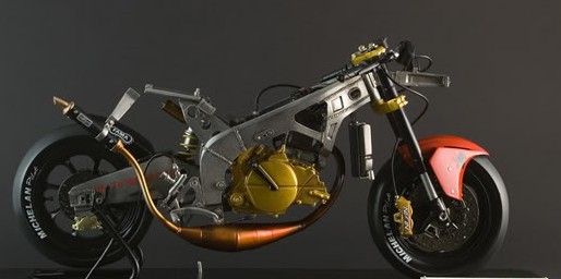 psbCAR4D6X5.jpg