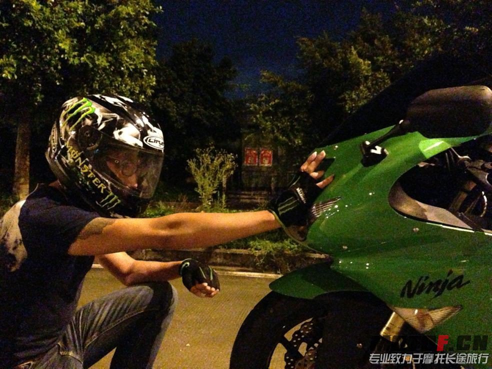QQ图片20130719235624.jpg